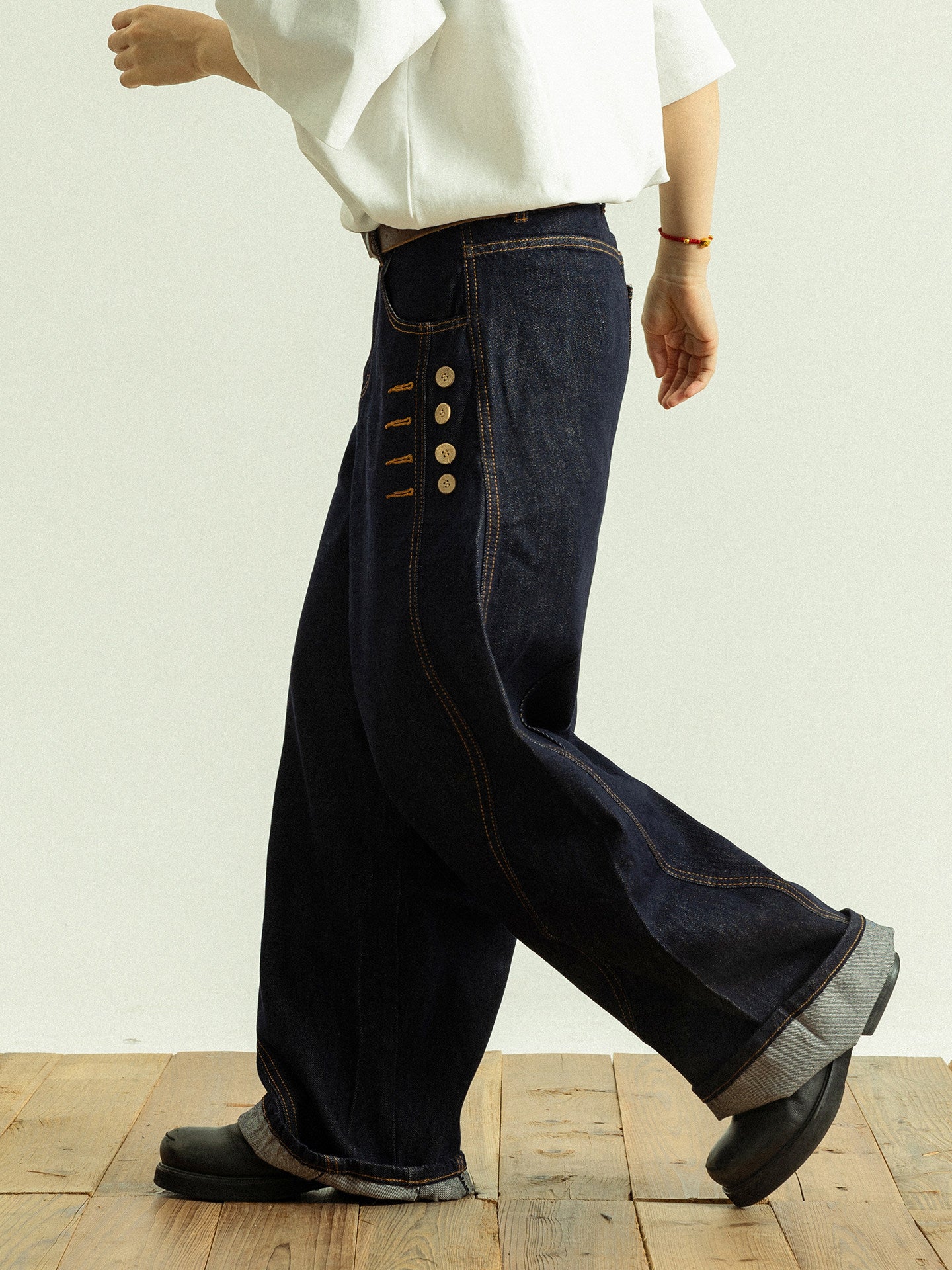 "Button" Scimitar Jeans
