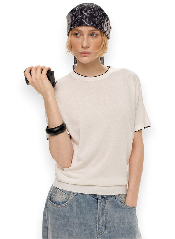 “SOFT SIGNAL” KNIT TEE