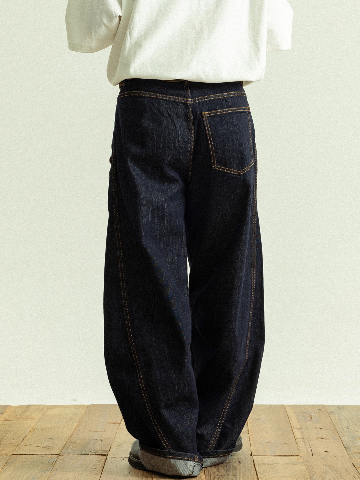 "Button" Scimitar Jeans
