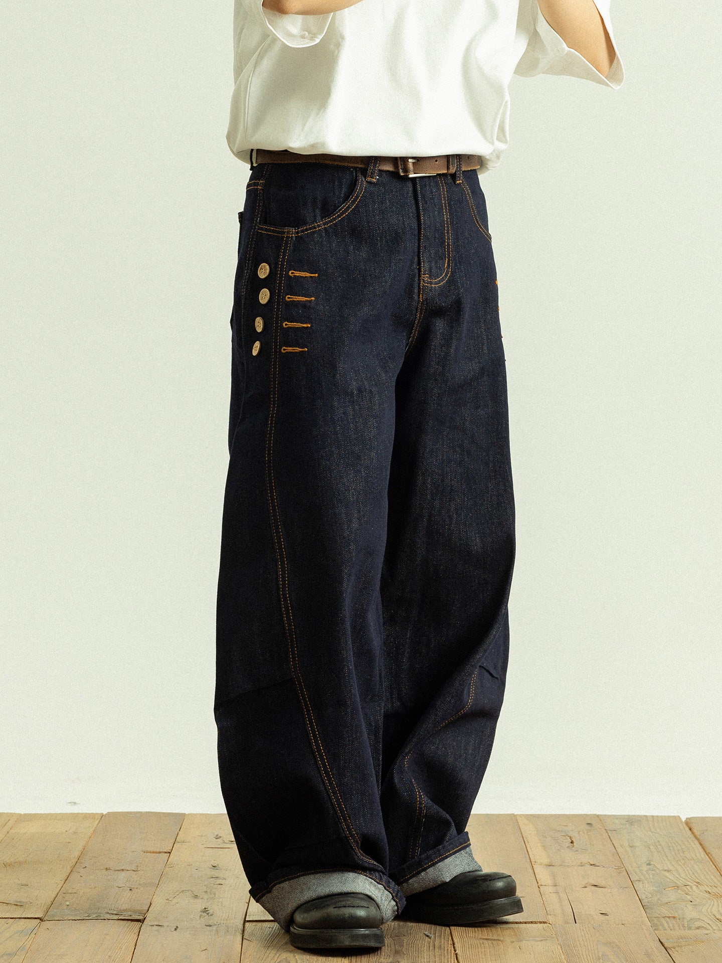 "Button" Scimitar Jeans